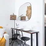 Easylife - Moderno E Luminoso In Repubblica